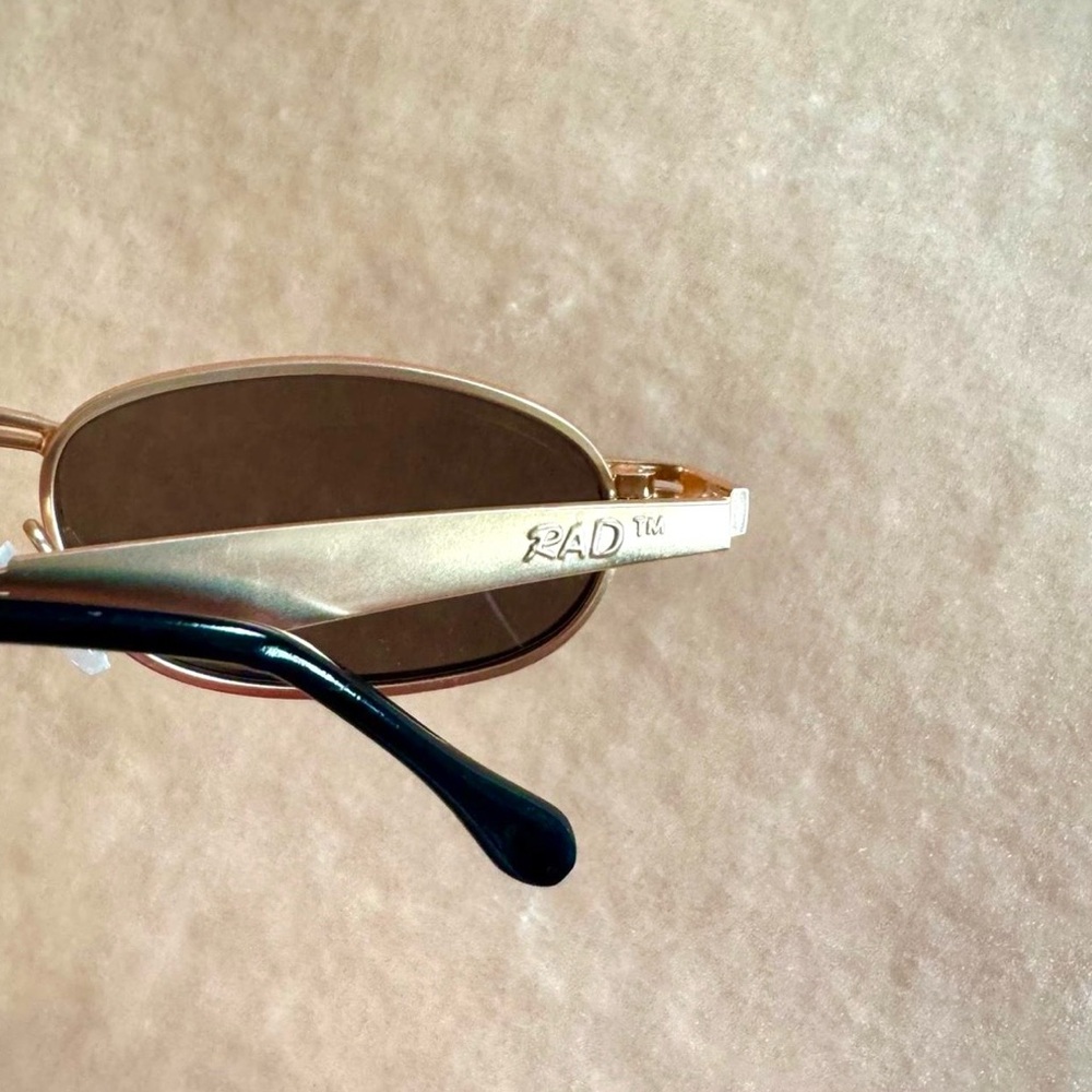Vintage Gold Oval Sunglasses - Picture 5 of 5